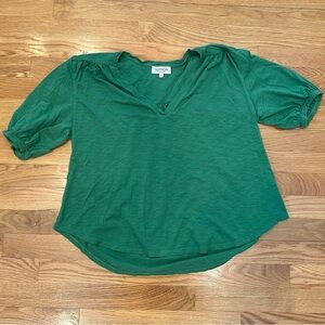 Size Large Nation LTD Women's Short Sleeve Green Tee w/Puff Sleeves